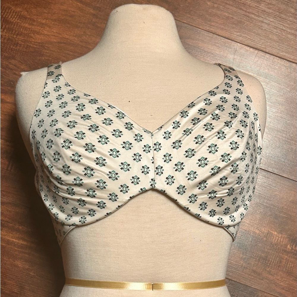 Soma Sensuous Sides Minimizer 1” Cream Bra with Green Floral Print 38DD